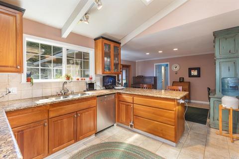 525 Via Robles, Petaluma, CA 94952 photo 7