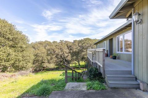 525 Via Robles, Petaluma, CA 94952 photo 4
