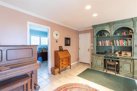525 Via Robles, Petaluma, CA 94952 photo 14