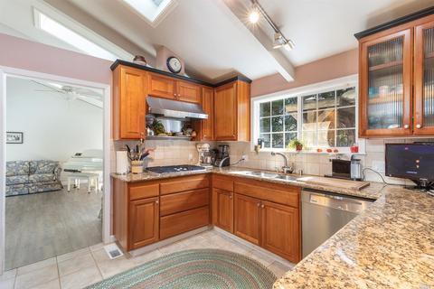 525 Via Robles, Petaluma, CA 94952 photo 5