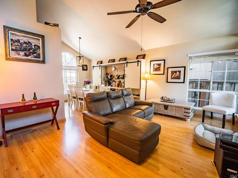 108 Cornell St, Windsor, CA 95492 photo 4