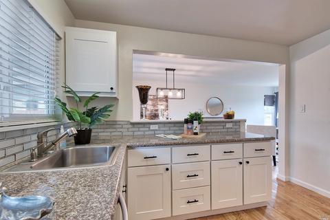 1400 Donna St, Novato, CA 94947 photo 9