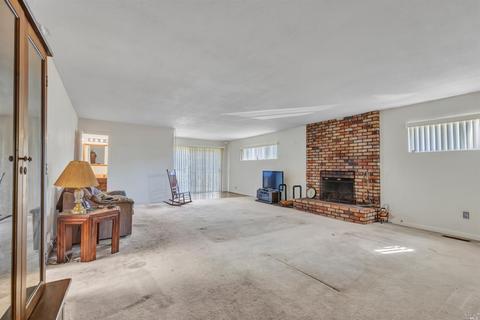 136 Maywood Dr, Vallejo, CA 94591 photo 4