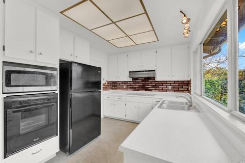 160 G St, Martinez, CA 94553 photo 32