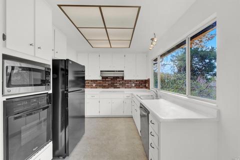 160 G St, Martinez, CA 94553 photo 31