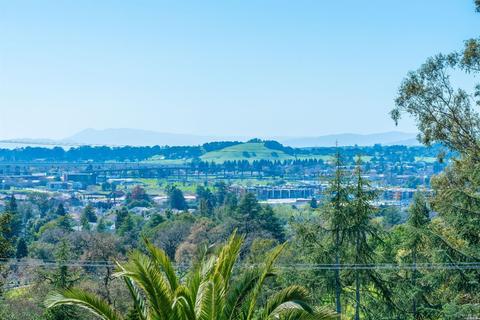446 Montecito Blvd, Napa, CA 94559 photo 2