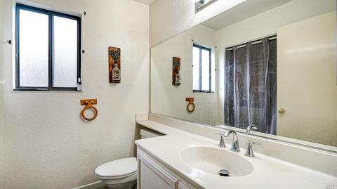906 Bartlett Pl, Windsor, CA 95492 photo 13