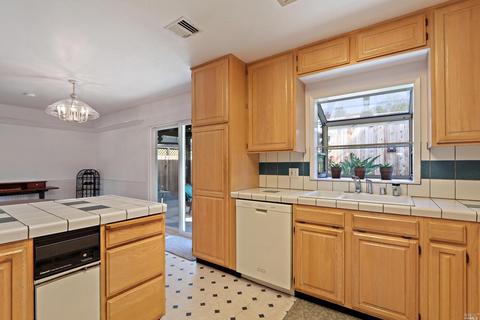 166 Maywood Dr, Vallejo, CA 94591 photo 11