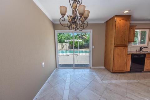 372 Chelan Dr, Vacaville, CA 95687 photo 4