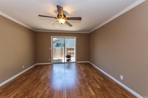 372 Chelan Dr, Vacaville, CA 95687 photo 2