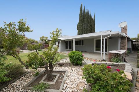 340 Adobe Dr, Vacaville, CA 95687 photo 2