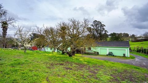 909 W School St, Cotati, CA 94931 photo 5