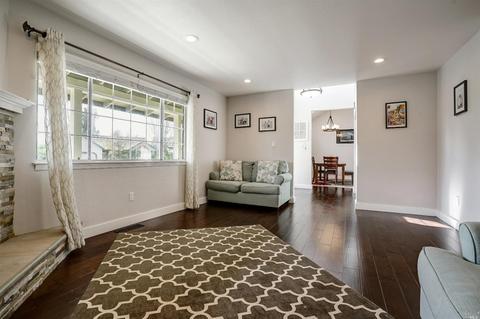 121 Thrushwing Ave, Windsor, CA 95492 photo 12