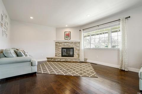 121 Thrushwing Ave, Windsor, CA 95492 photo 11