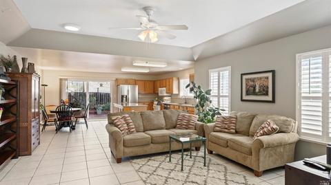 712 Hackberry Ct, Windsor, CA 95492 photo 4
