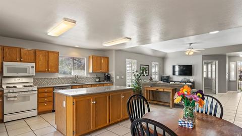 712 Hackberry Ct, Windsor, CA 95492 photo 11