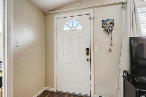 1130 2nd St, Fairfield, CA 94533 photo 2