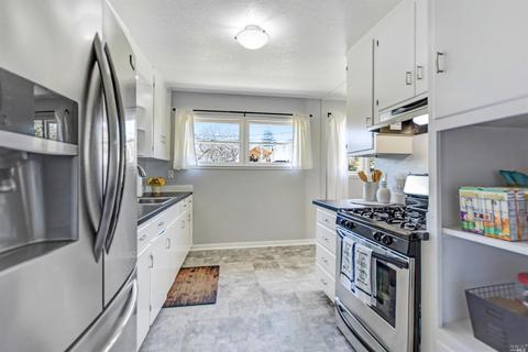 121 Las Palmas Ave, Vallejo, CA 94589 photo 9