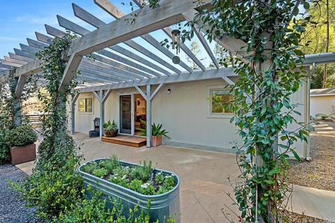1784 Riverview Dr, Healdsburg, CA 95448 photo 3