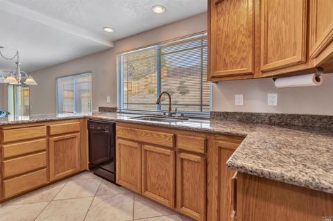 100 Stratford St, Vallejo, CA 94591 photo 4