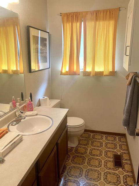 1305 Prentice Dr, Healdsburg, CA 95448 photo 6