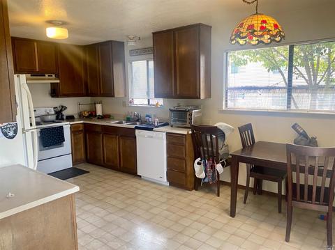 1305 Prentice Dr, Healdsburg, CA 95448 photo 12