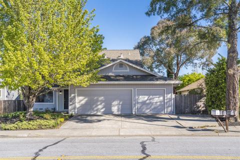 841 Natalie Dr, Windsor, CA 95492 photo 2