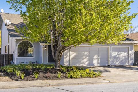 841 Natalie Dr, Windsor, CA 95492 photo 1