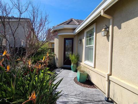 3085 Red Maple Ct, Vacaville, CA 95687 photo 2
