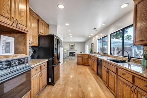 2371 Edgewater Dr, Napa, CA 94558 photo 11