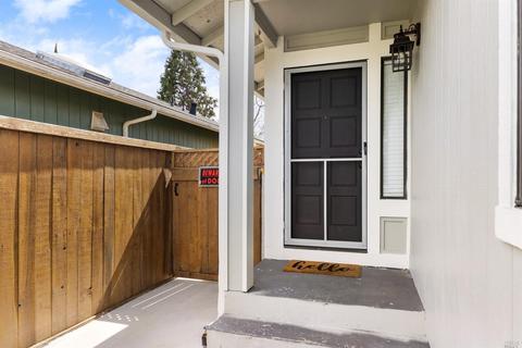 517 Empire Dr, Ukiah, CA 95482 photo 4