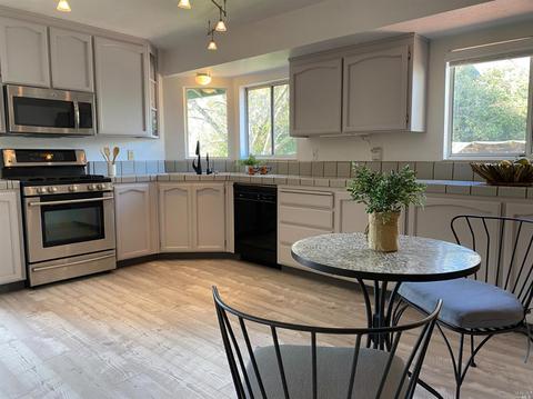 491 Mallory Ave, Windsor, CA 95492 photo 4