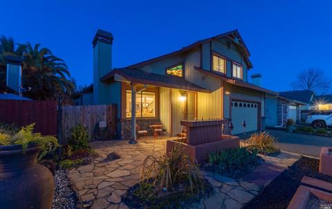 112 Los Robles Ave, Windsor, CA 95492 photo 2