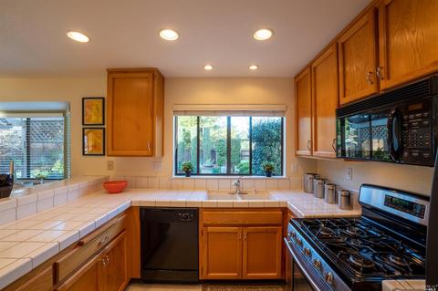112 Los Robles Ave, Windsor, CA 95492 photo 23