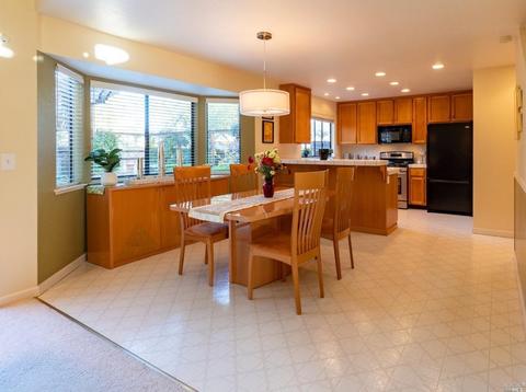 112 Los Robles Ave, Windsor, CA 95492 photo 14