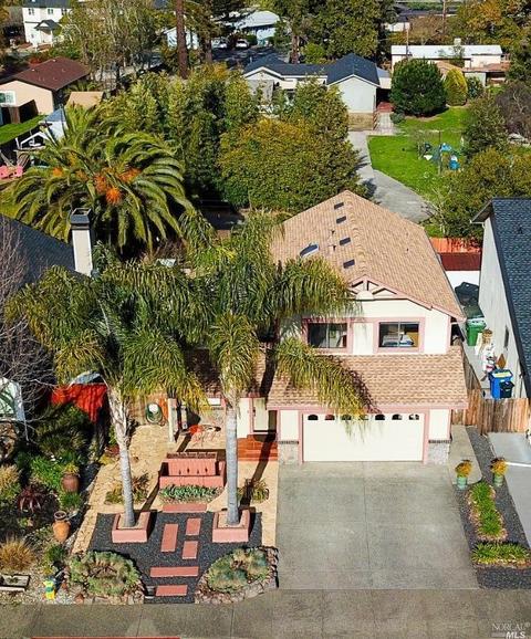 112 Los Robles Ave, Windsor, CA 95492 photo 3