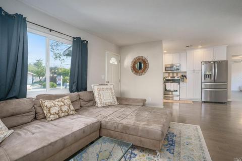 187 Grape St, Vacaville, CA 95688 photo 4