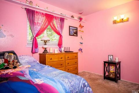 212 Bergwall Way, Vallejo, CA 94591 photo 14