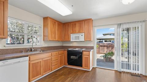 323 Edith St, Petaluma, CA 94952 photo 7