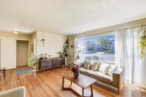 1016 Ohio St, Vallejo, CA 94590 photo 4