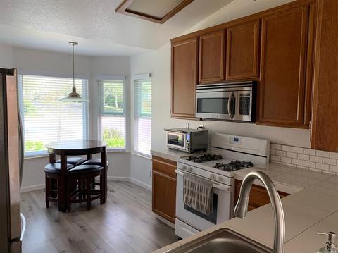 182 Espana Way, Windsor, CA 95492 photo 6
