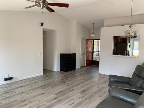 182 Espana Way, Windsor, CA 95492 photo 3