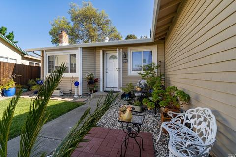 2138 Still Ct, Fairfield, CA 94533 photo 4