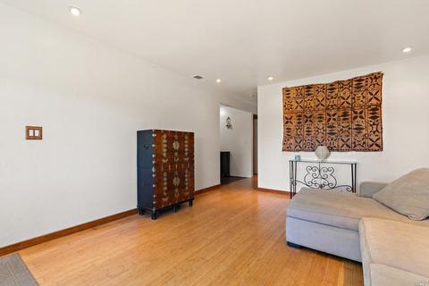 455 Del Sur St, Vallejo, CA 94591 photo 8