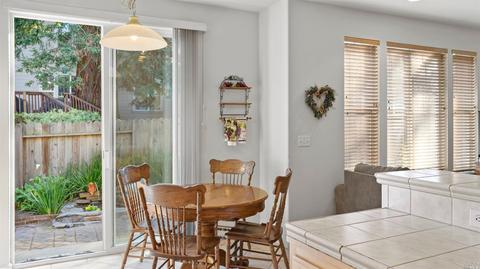 376 E School St, Cotati, CA 94931 photo 13