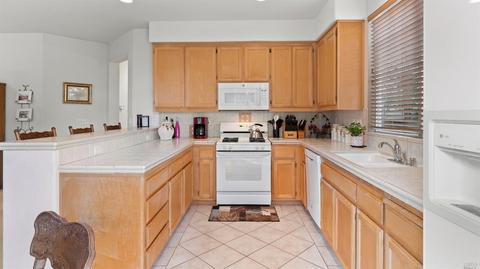 376 E School St, Cotati, CA 94931 photo 11