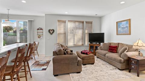 376 E School St, Cotati, CA 94931 photo 8