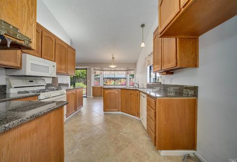 105 Beatrice Ct, Windsor, CA 95492 photo 13