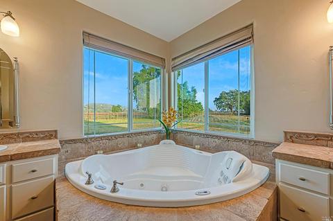 892 Jensen Ln, Windsor, CA 95492 photo 13