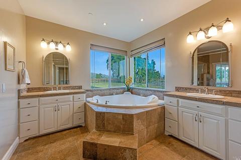 892 Jensen Ln, Windsor, CA 95492 photo 12